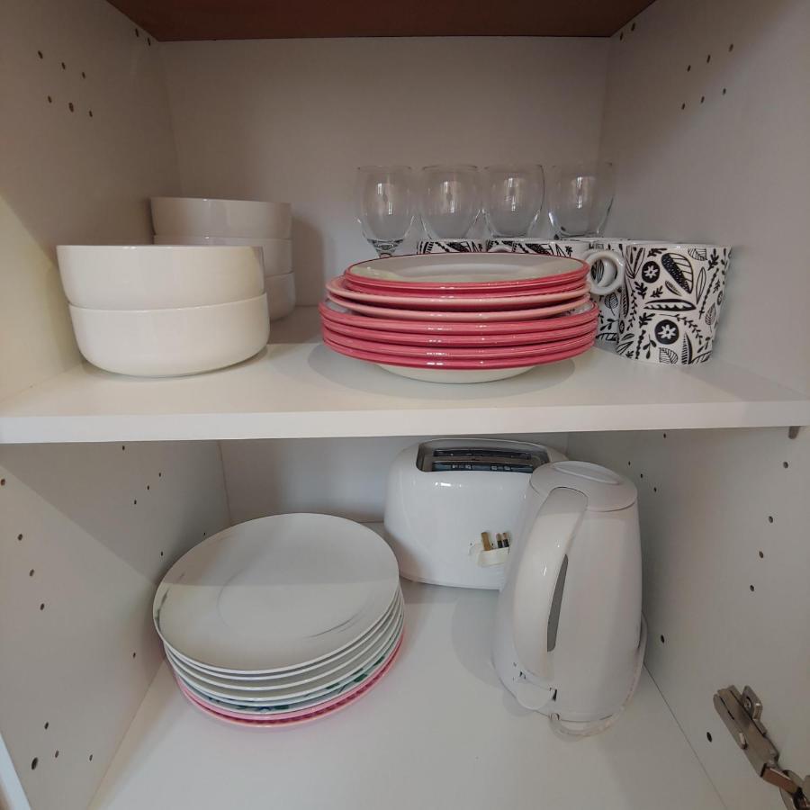 Self Contained, Double Bed Studio, Private Kitchen, Private Bath, Walking Distance To Harry Potter Γουάτφορντ Εξωτερικό φωτογραφία