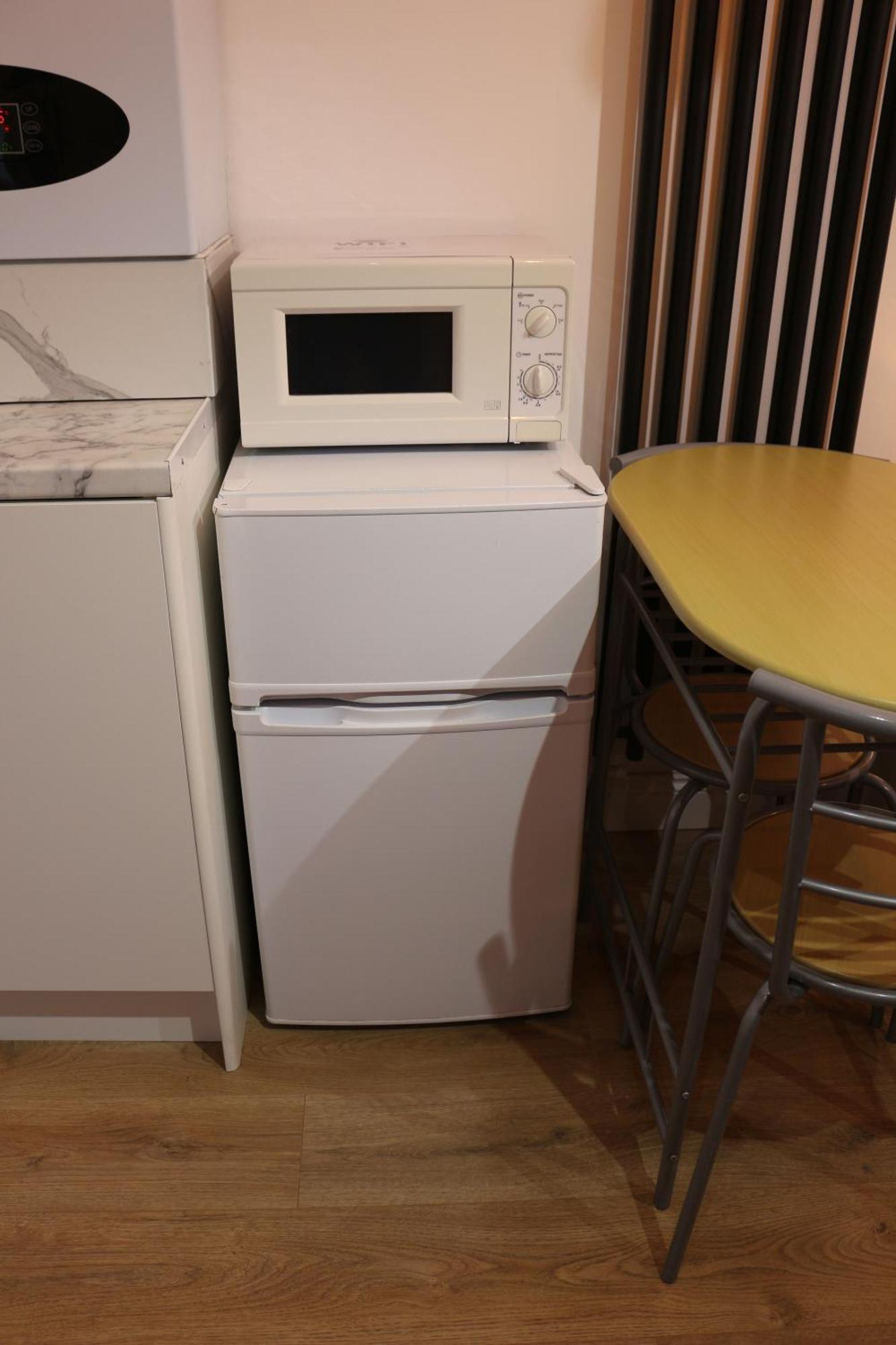 Self Contained, Double Bed Studio, Private Kitchen, Private Bath, Walking Distance To Harry Potter Γουάτφορντ Εξωτερικό φωτογραφία